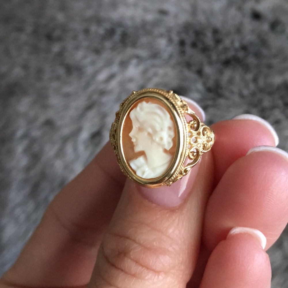 Beautiful Cameo Ring!
